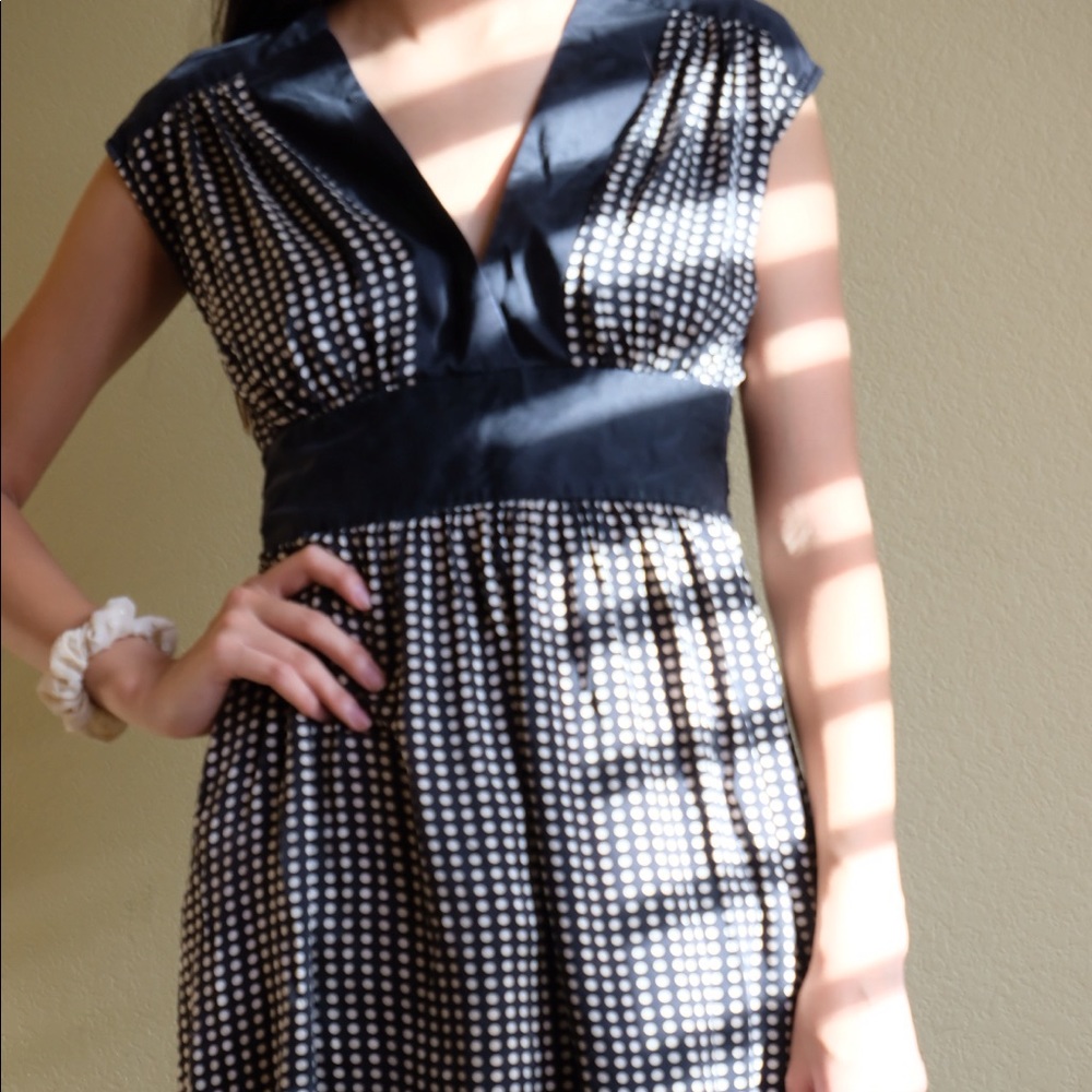 Empire waist, v-neck midi dress